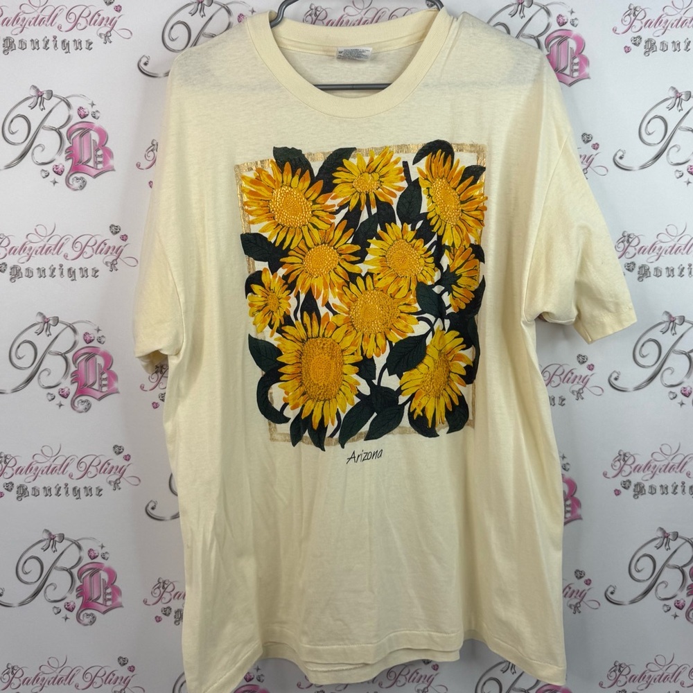 Hanes t-shirt, Arizona, sunflower, floral, vintage souvenir Cream Graphic Tee